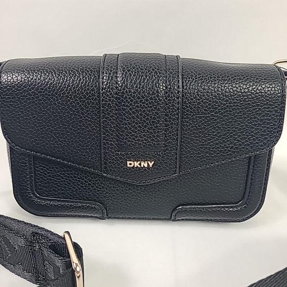 NWT DKNY Maxxe Mini Flap Crossbody Bag Black Gold Hardware 7.5"x5" RETAIL $139 - Picture 2 of 10